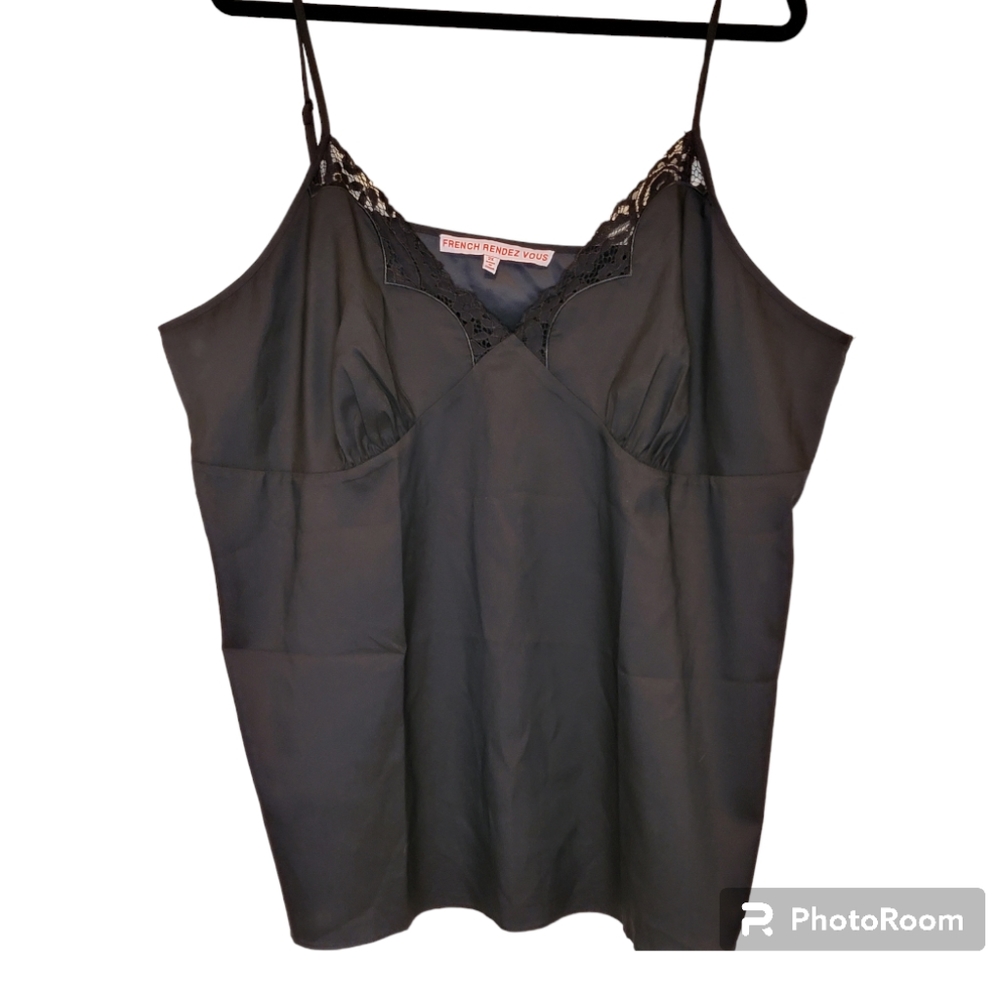 Women Plus Size  French Rendez Vous Black V-Neck Lace Camisole Top - 2x